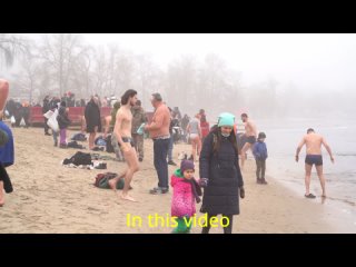 (20915) beautiful women bathing in ice water   swimming winter   epiphany bathing - youtube