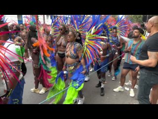 (208581) [4k hdr] aug 2022 ,notting hill carnival costumes colour crowds london - youtube